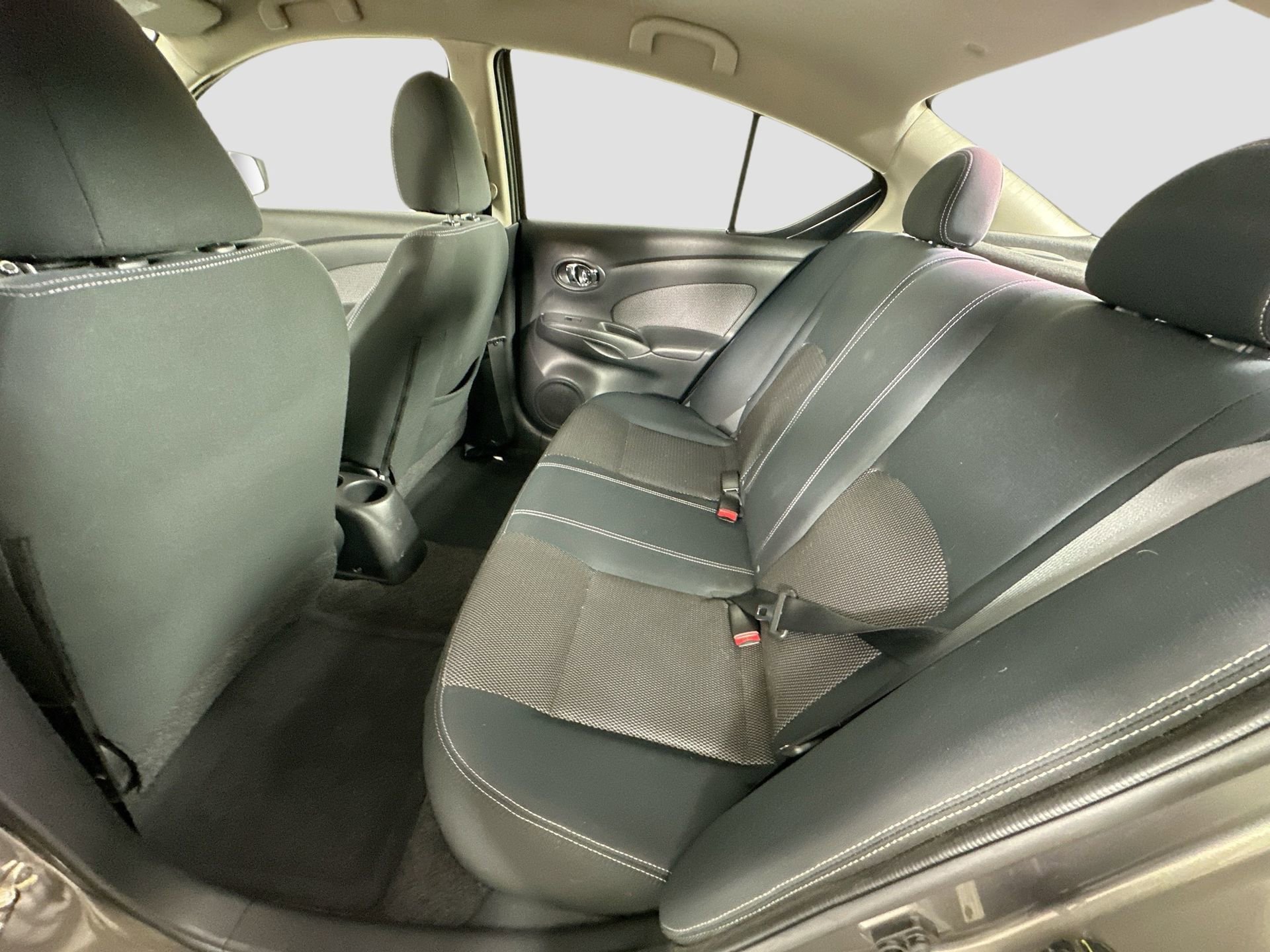 Used 2015 Nissan Versa SV image 25