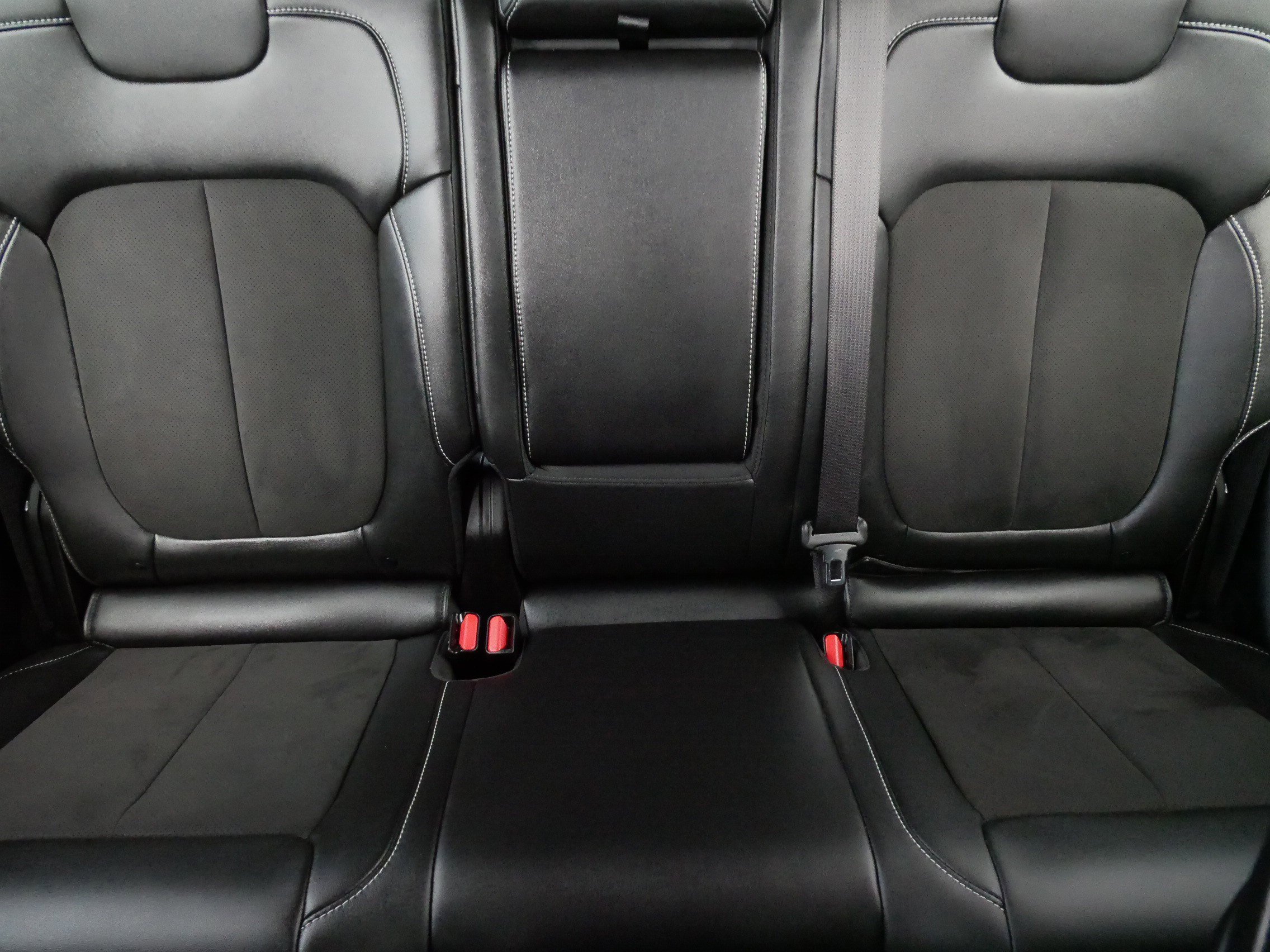 Used 2023 Jeep Grand Cherokee Altitude image 13