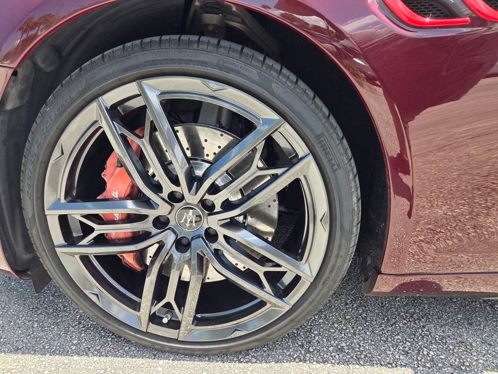Used 2022 Maserati Quattroporte Trofeo RWD image 10