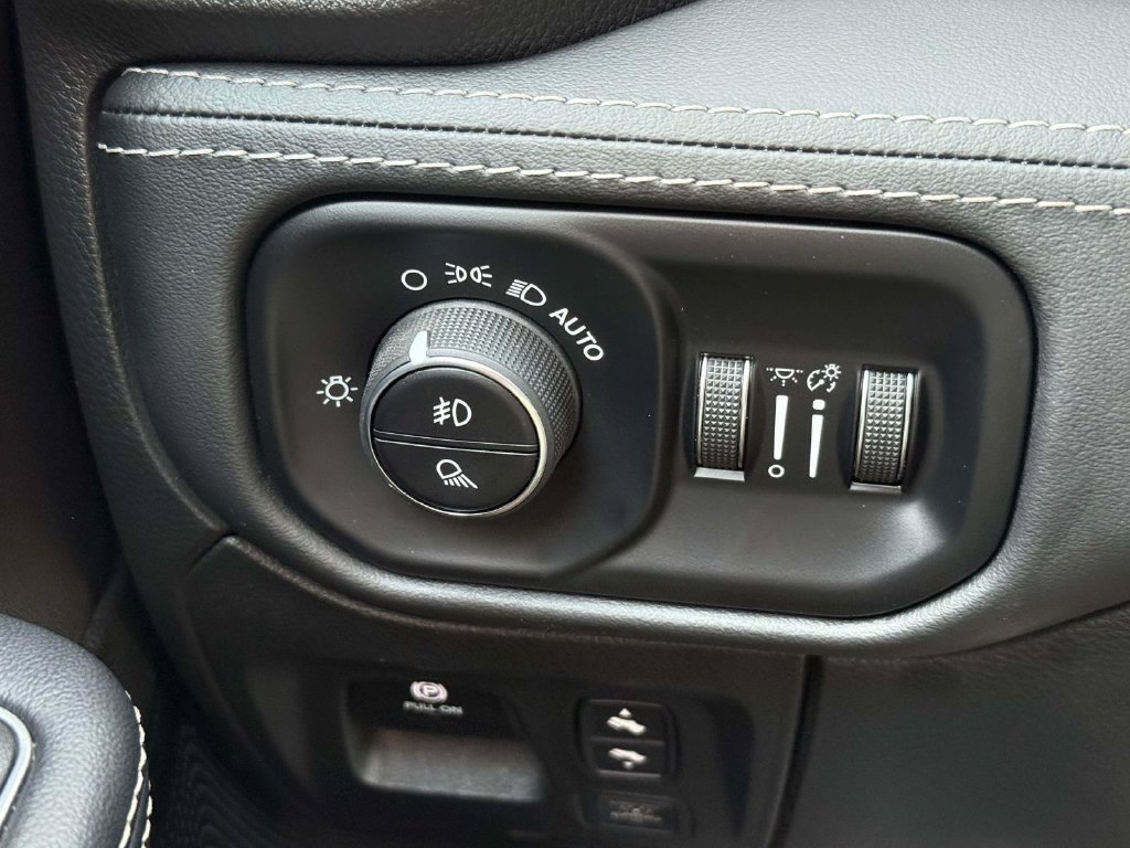 Used 2024 RAM 1500 Limited AWD/4WD image 26