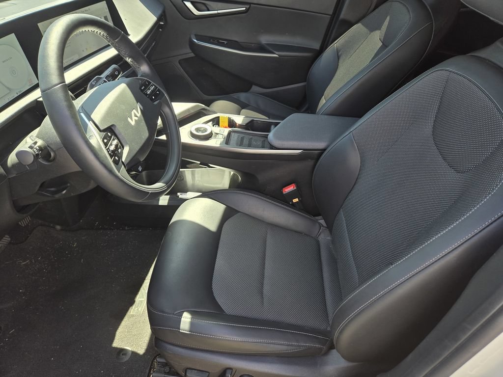 Used 2024 Kia EV6 Light AWD/4WD image 12