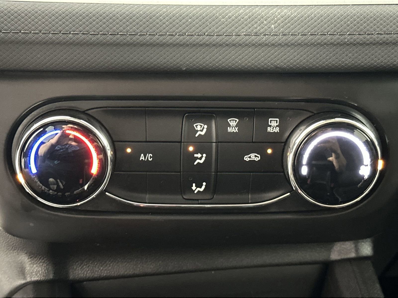 Used 2025 Chevrolet TrailBlazer LS w/ LS Convenience Package image 19