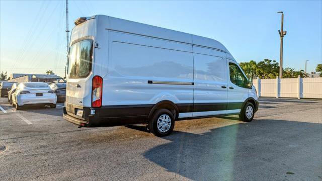 Used 2022 Ford E-Transit 148 High Roof Extended image 8