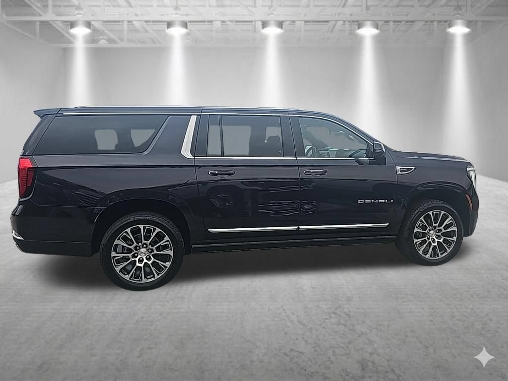 Used 2026 GMC Yukon XL Denali w/ Sun & Power Step Package AWD/4WD image 2
