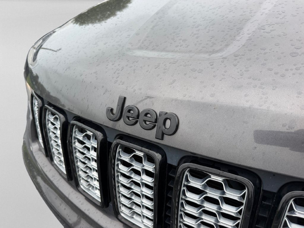 Used 2021 Jeep Grand Cherokee Laredo X RWD image 32