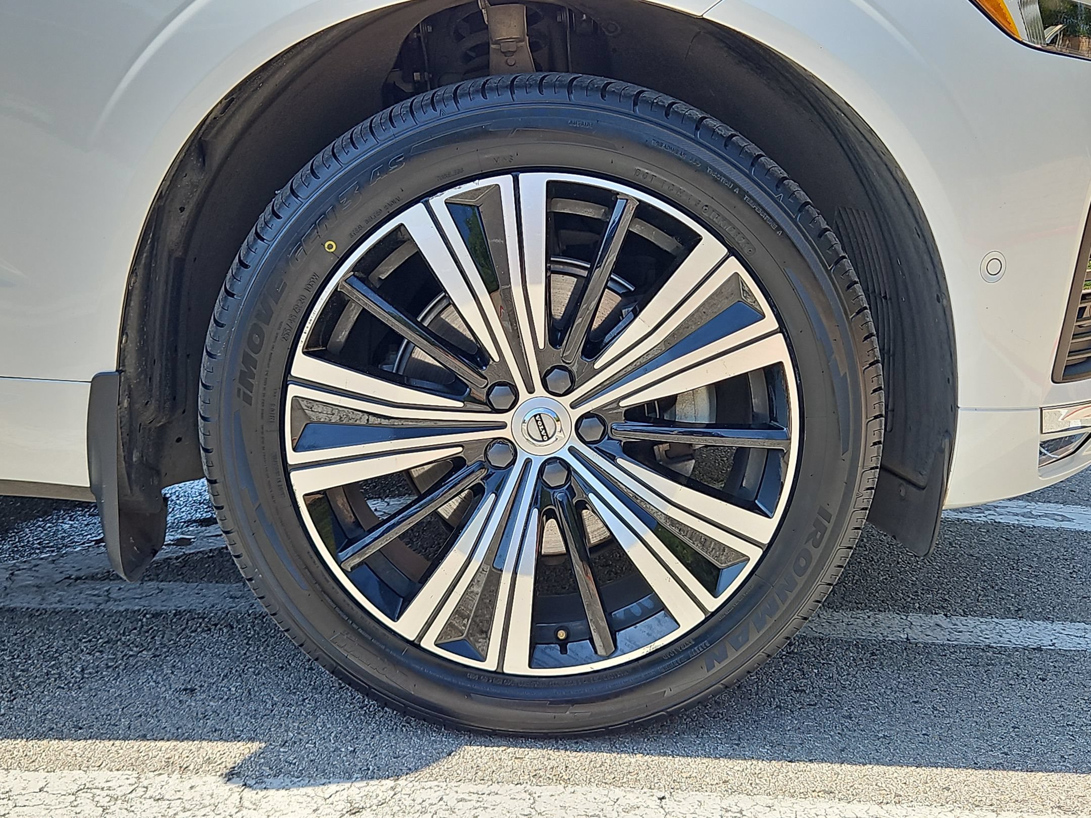 Used 2022 Volvo XC60 B5 Inscription w/ Advanced Package FWD image 30