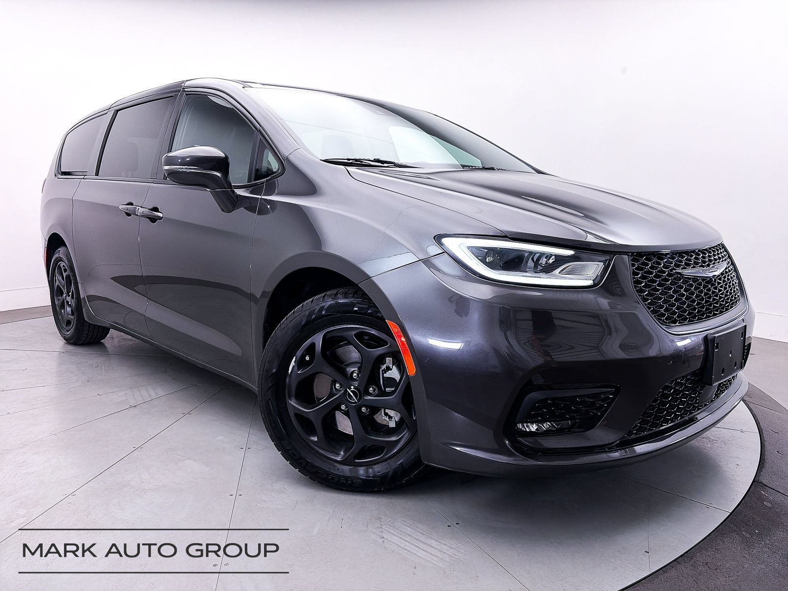 Used 2022 Chrysler Pacifica Touring-L w/ S Appearance Package