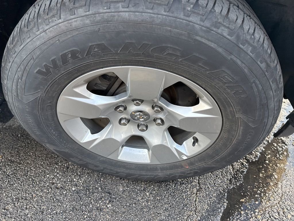 Used 2025 RAM 1500 Big Horn AWD/4WD image 4