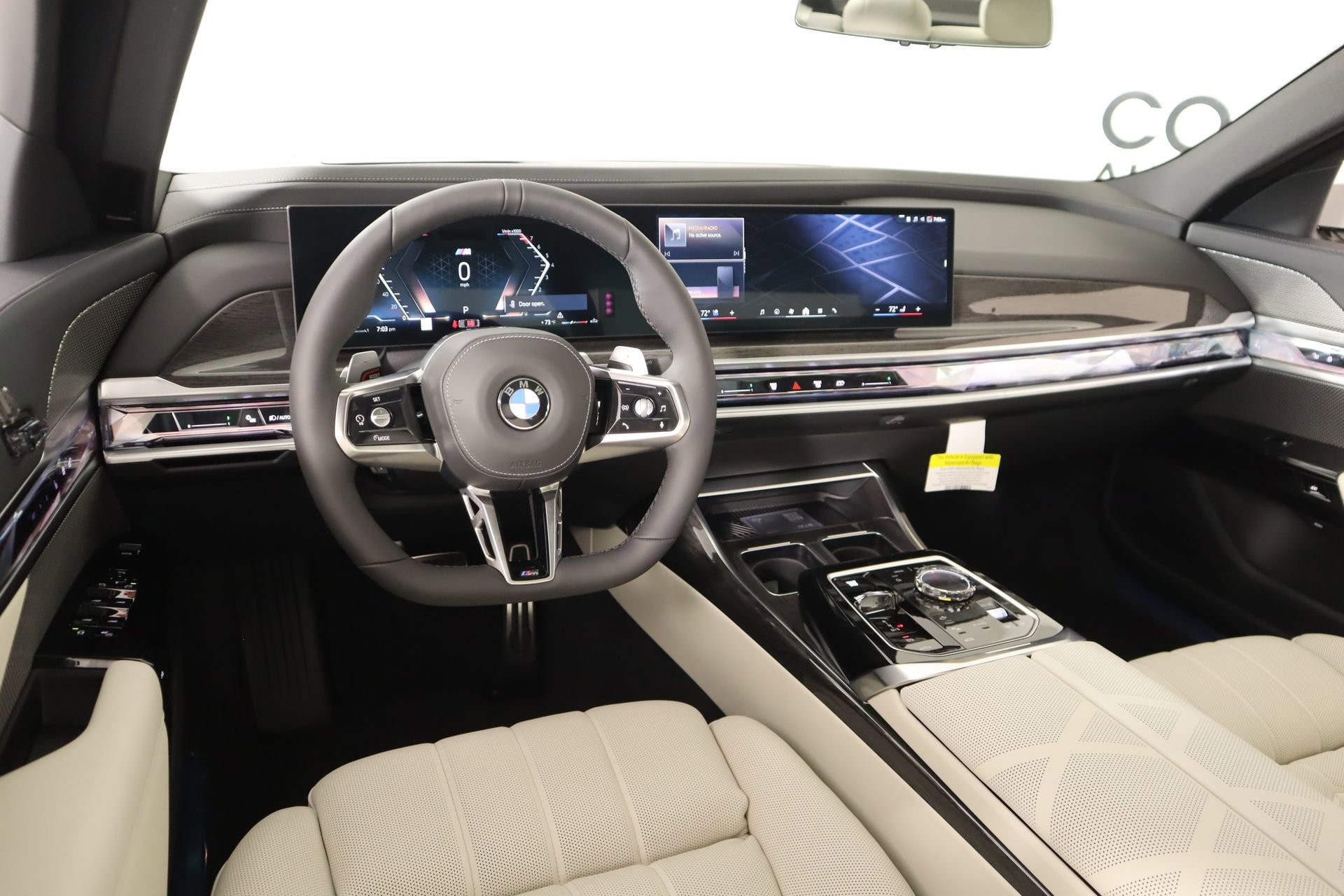 New 2026 BMW 740i RWD image 2
