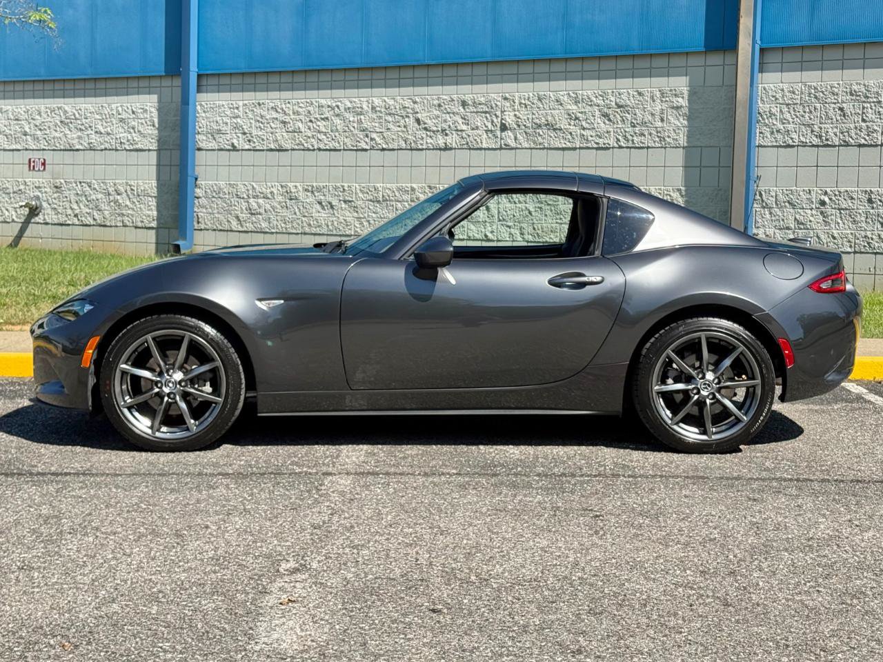Used 2017 MAZDA MX-5 Miata RF Grand Touring RWD image 8