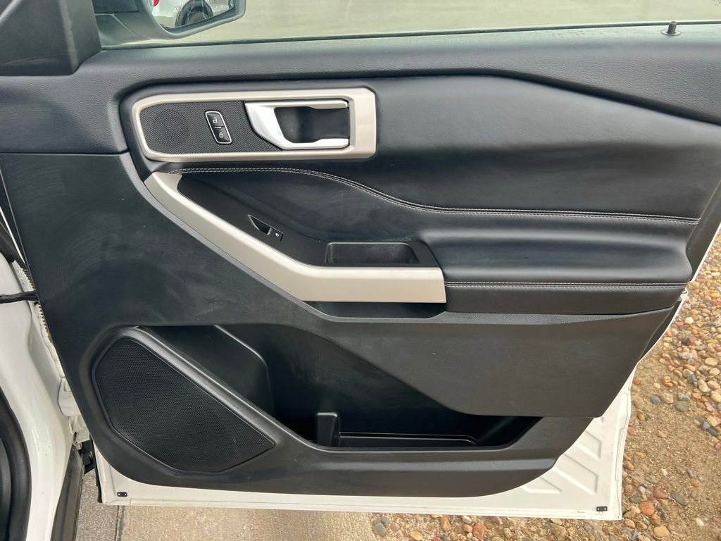 Used 2023 Ford Explorer XLT w/ Equipment Group 202A image 32