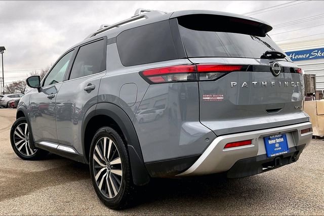 Used 2024 Nissan Pathfinder Platinum image 3