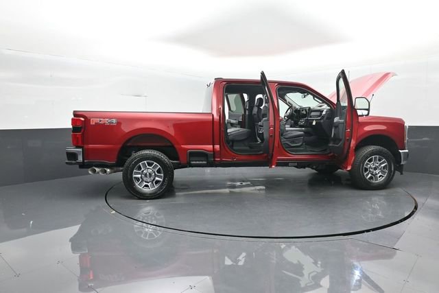 New 2026 Ford F250 Lariat w/ FX4 Off-Road Package image 39