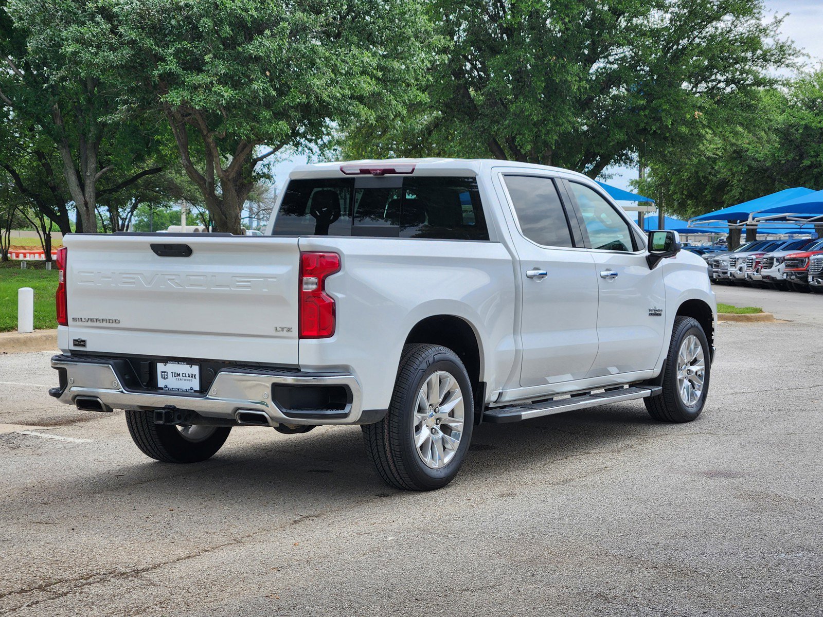 Used 2021 Chevrolet Silverado 1500 LTZ w/ LTZ Premium Texas Edition AWD/4WD image 5
