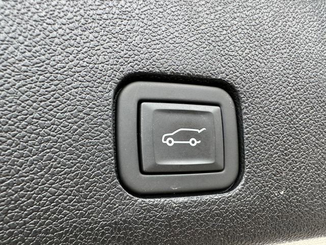 Used 2024 Cadillac XT6 Sport w/ Technology Package image 25