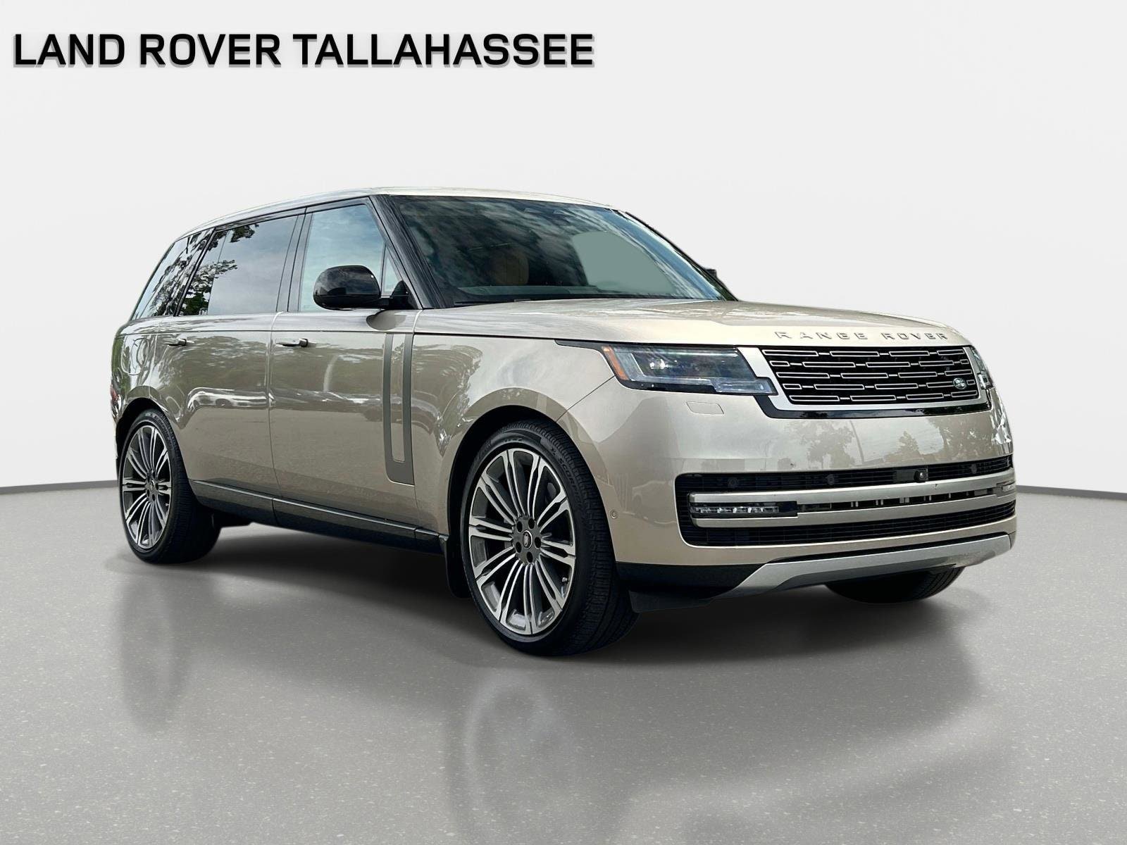 Used 2025 Land Rover Range Rover Long Wheelbase SE AWD/4WD image 3