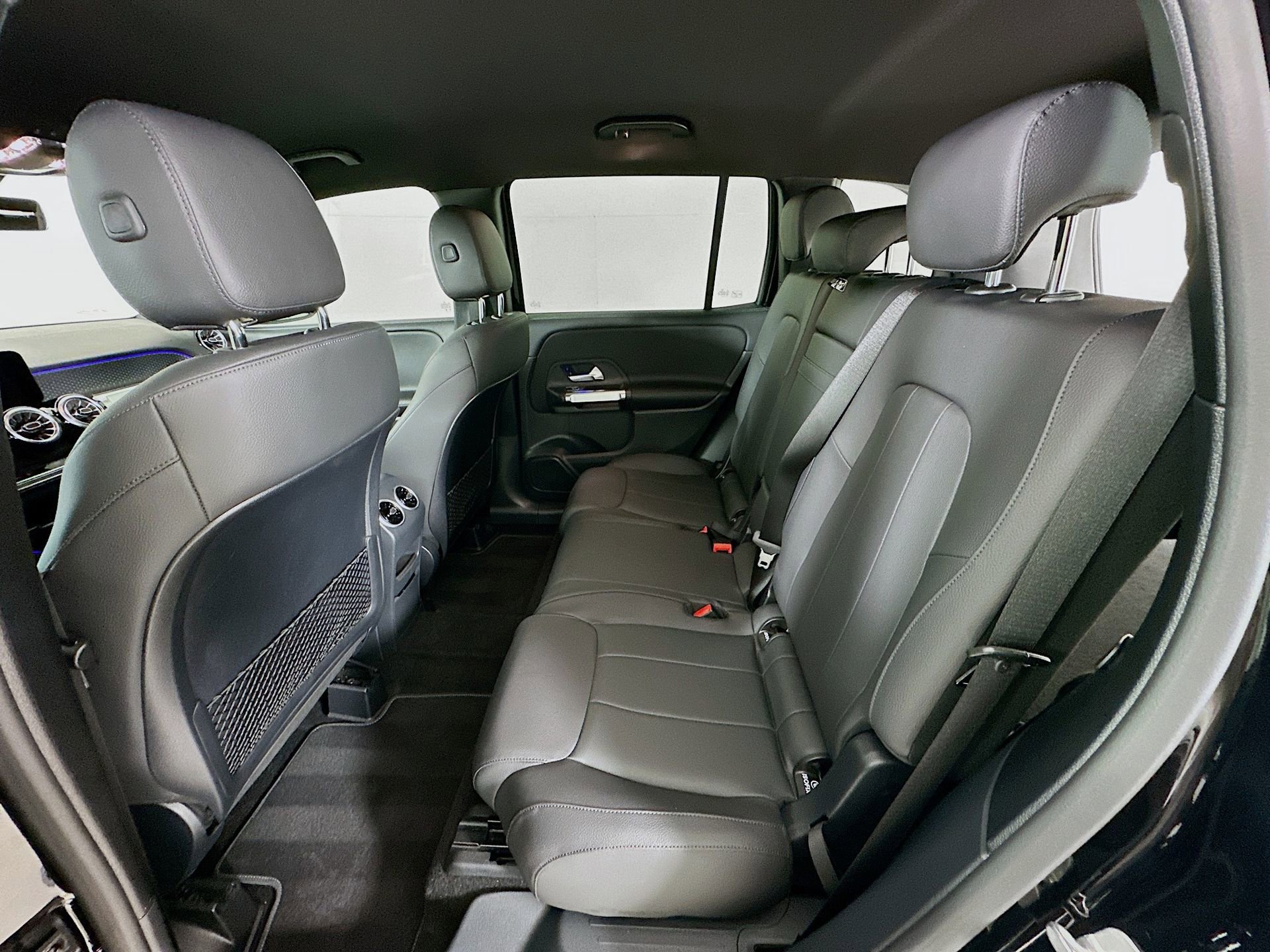 Certified 2025 Mercedes-Benz GLB 250 image 25