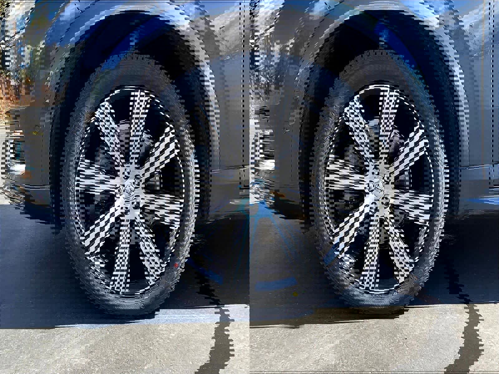 Used 2023 Volvo XC90 B6 Ultimate image 11