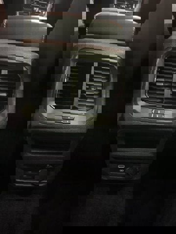 Used 2022 Volkswagen Tiguan SE R-Line image 13