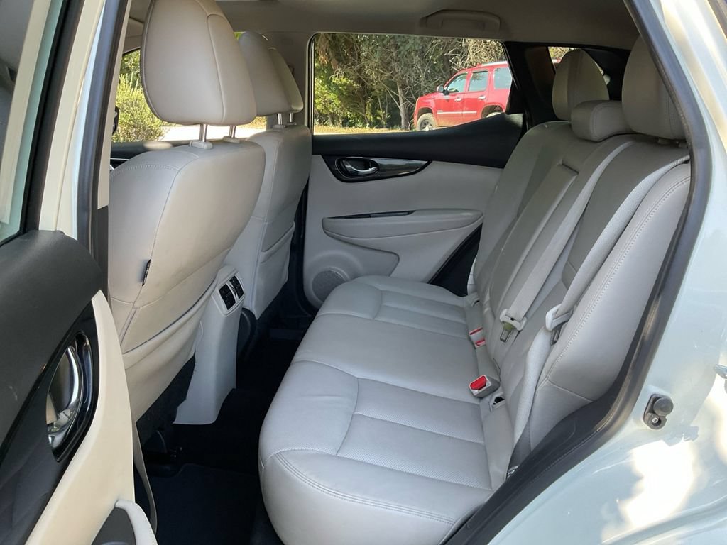 Used 2017 Nissan Rogue Sport SL w/ SL Premium Package FWD image 30