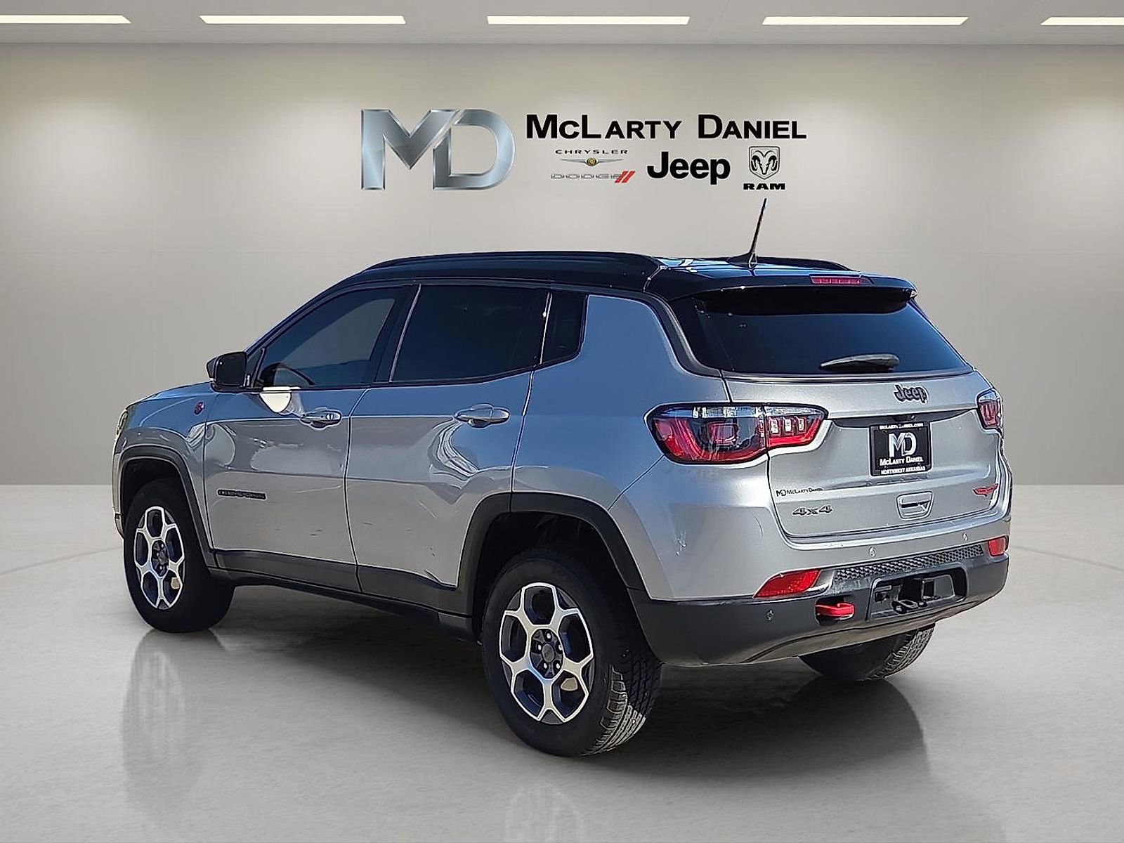 Used 2022 Jeep Compass Trailhawk w/ Trailer Tow Group AWD/4WD image 4