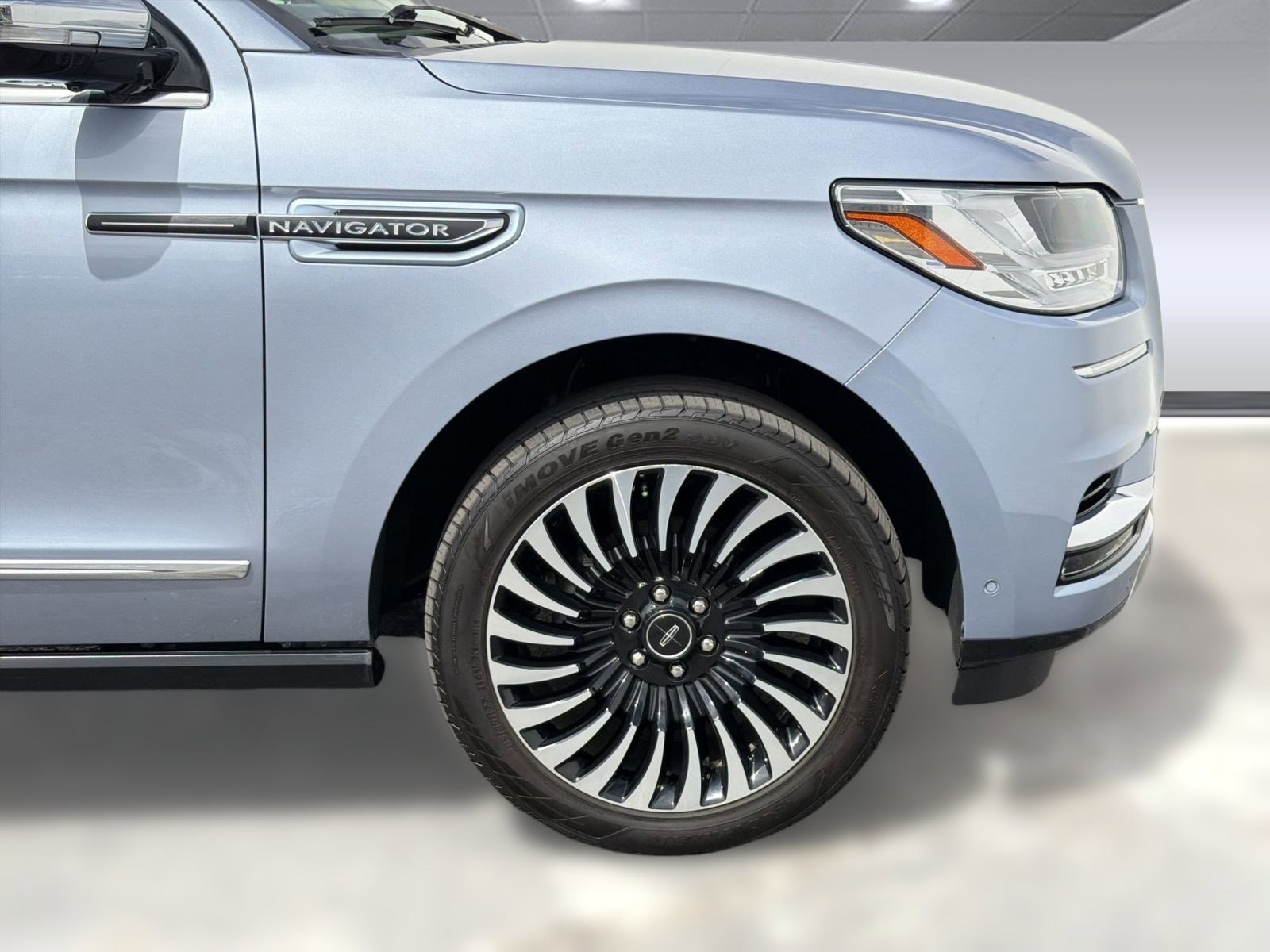 Used 2020 Lincoln Navigator Black Label w/ Cargo Convenience Package AWD/4WD image 11