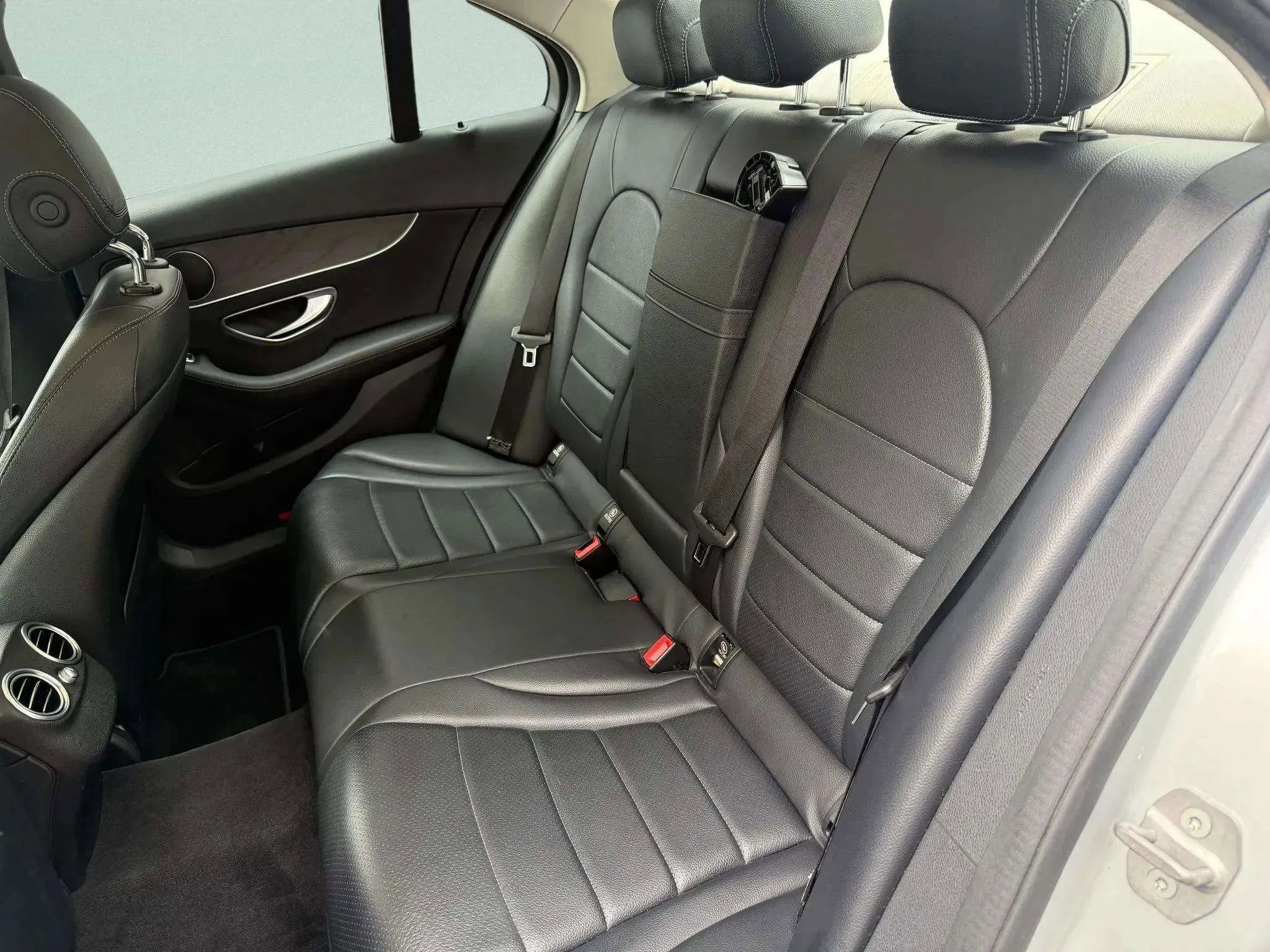 Used 2016 Mercedes-Benz C 300 4MATIC Sedan image 7