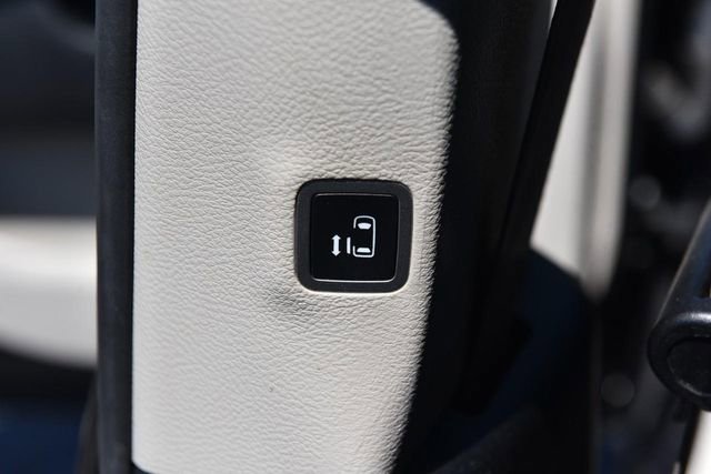 Used 2021 Chrysler Pacifica Touring-L FWD image 25