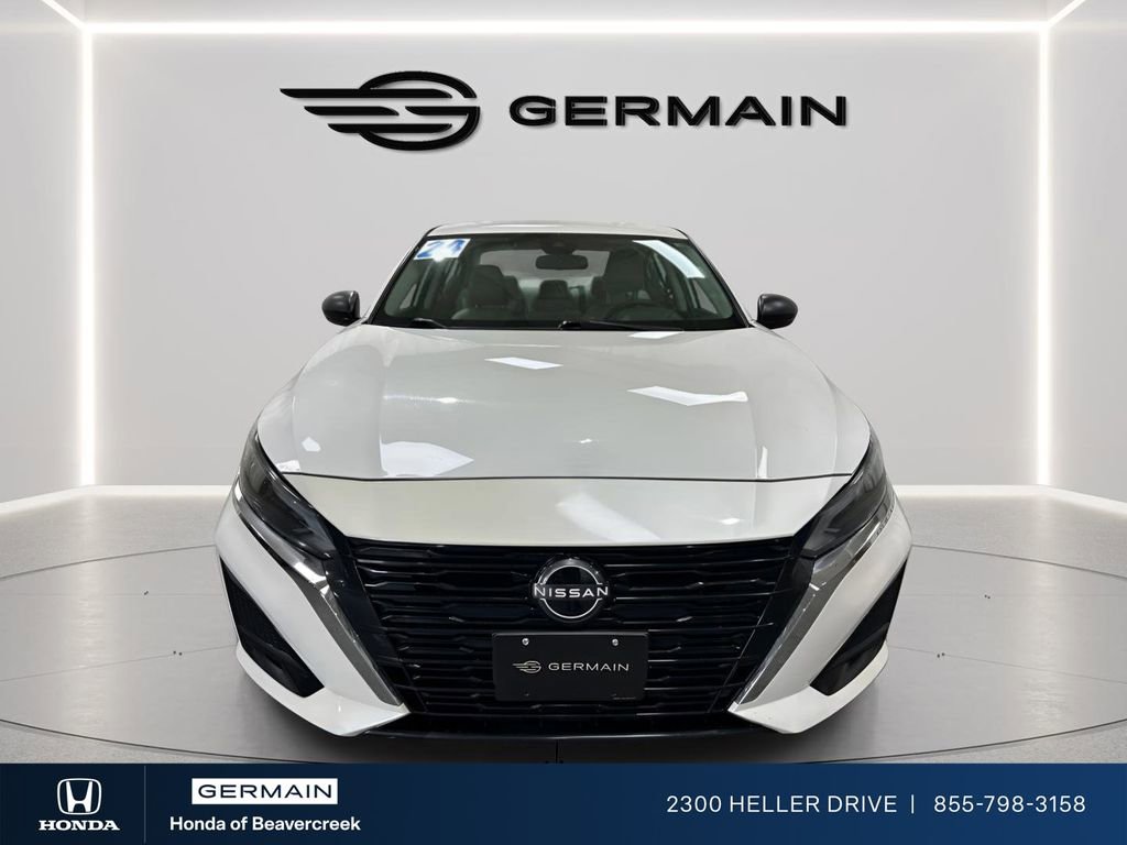Used 2024 Nissan Altima 2.5 SV AWD/4WD image 3