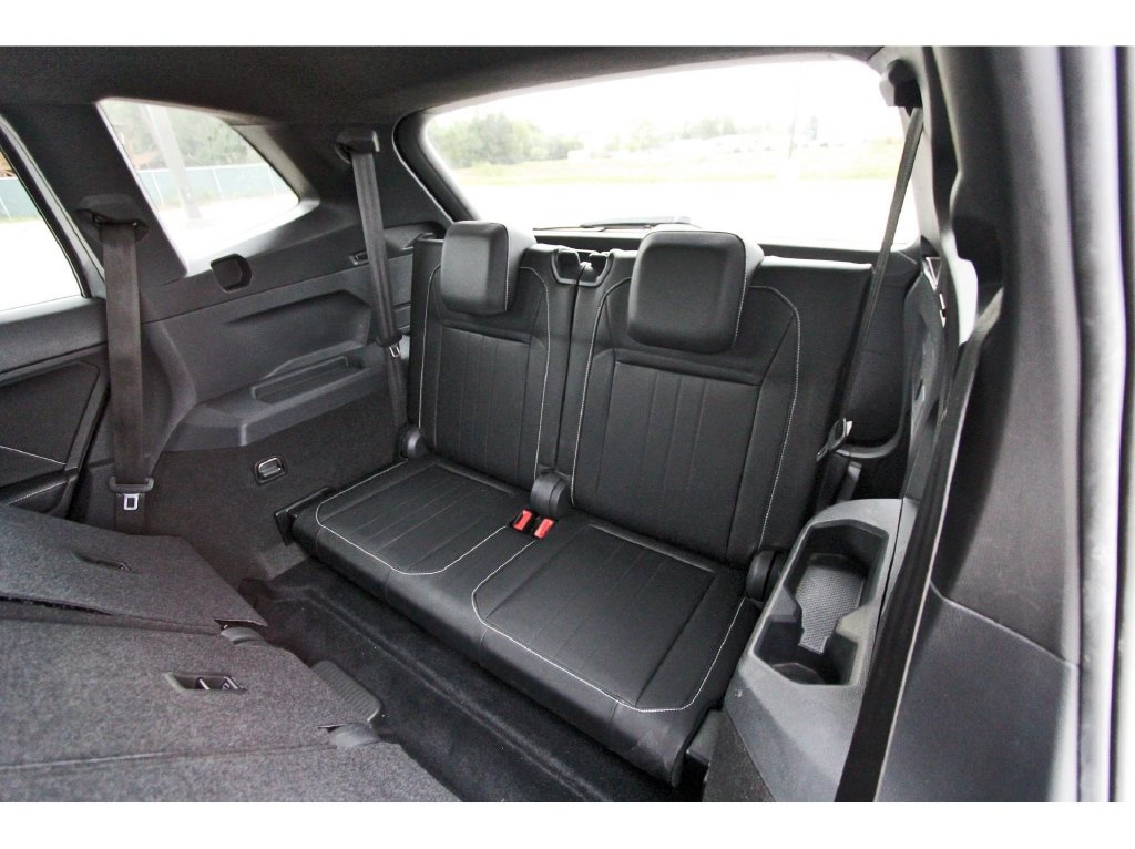 Used 2022 Volkswagen Tiguan SE R-Line FWD image 17