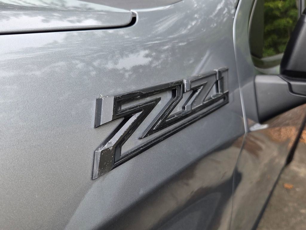 Used 2023 Chevrolet Silverado 1500 RST AWD/4WD image 3