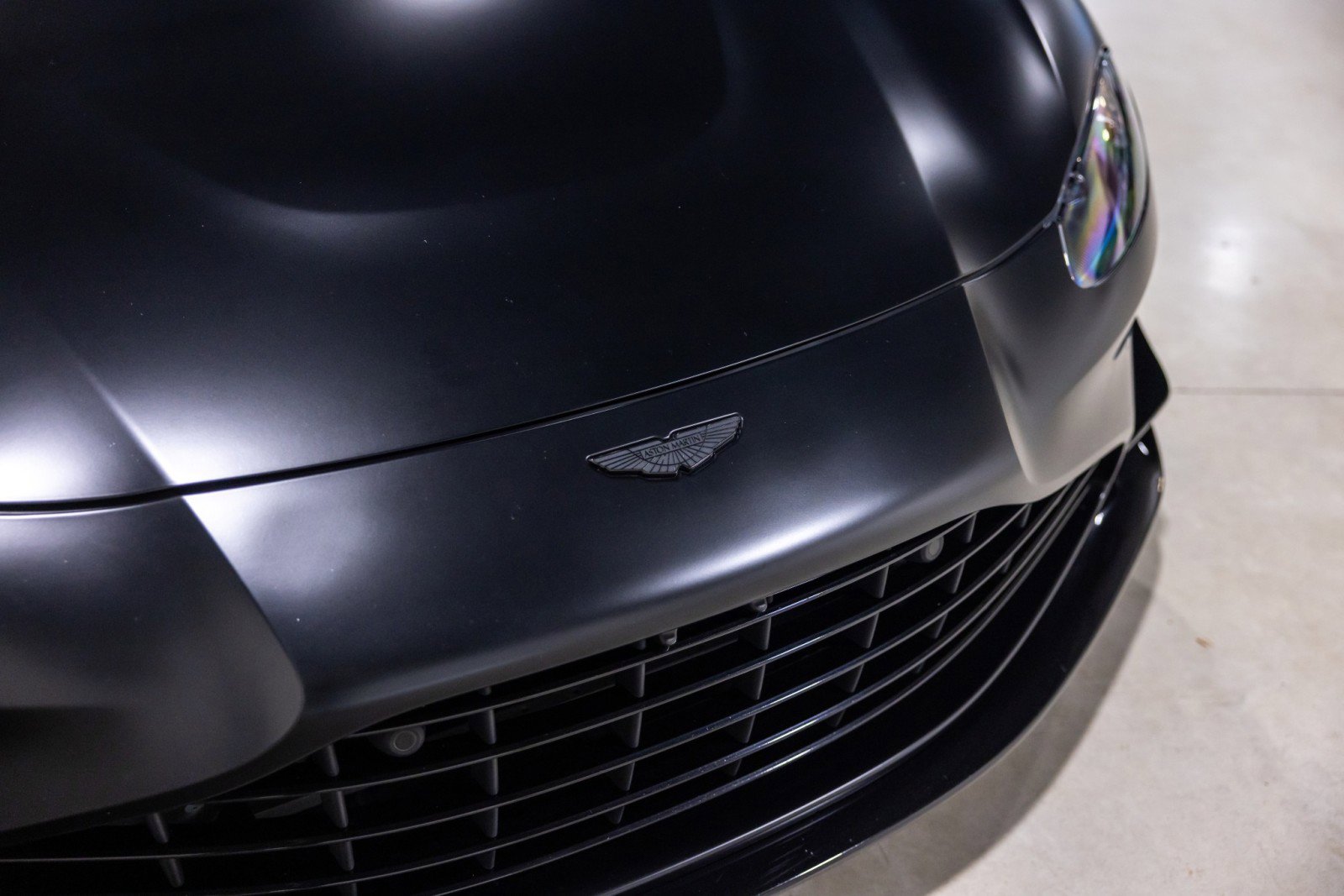 Used 2022 Aston Martin V8 Vantage Coupe RWD image 26