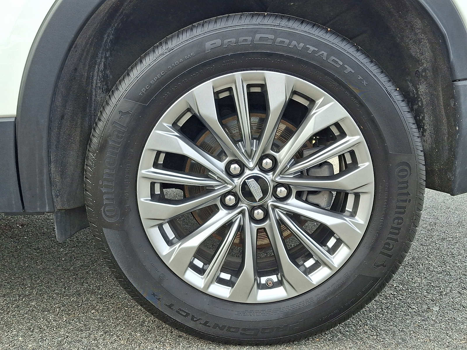 Used 2024 Cadillac XT4 Premium Luxury image 8