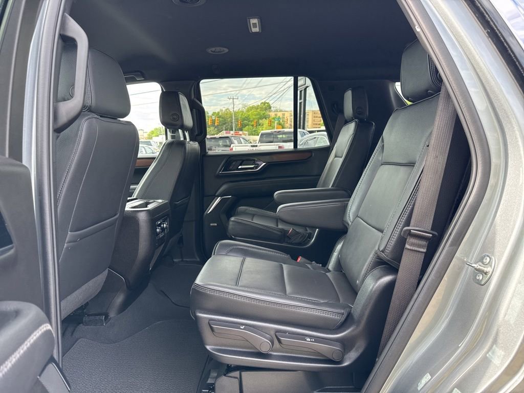 Used 2025 GMC Yukon Denali AWD/4WD image 25