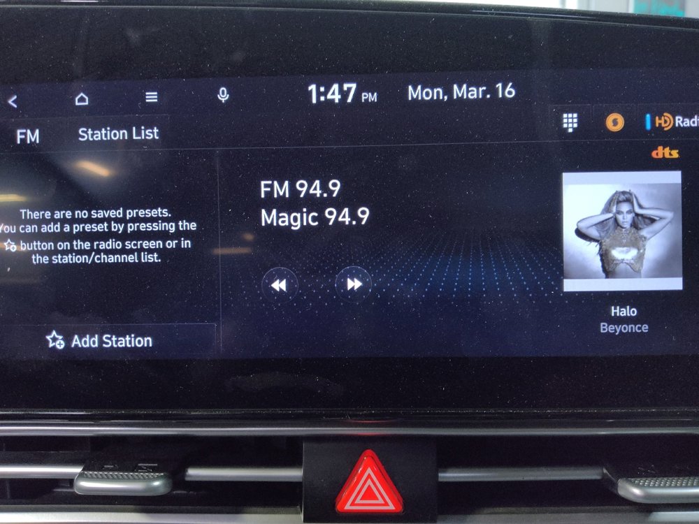 Used 2023 Hyundai Elantra SEL w/ Convenience Package image 25