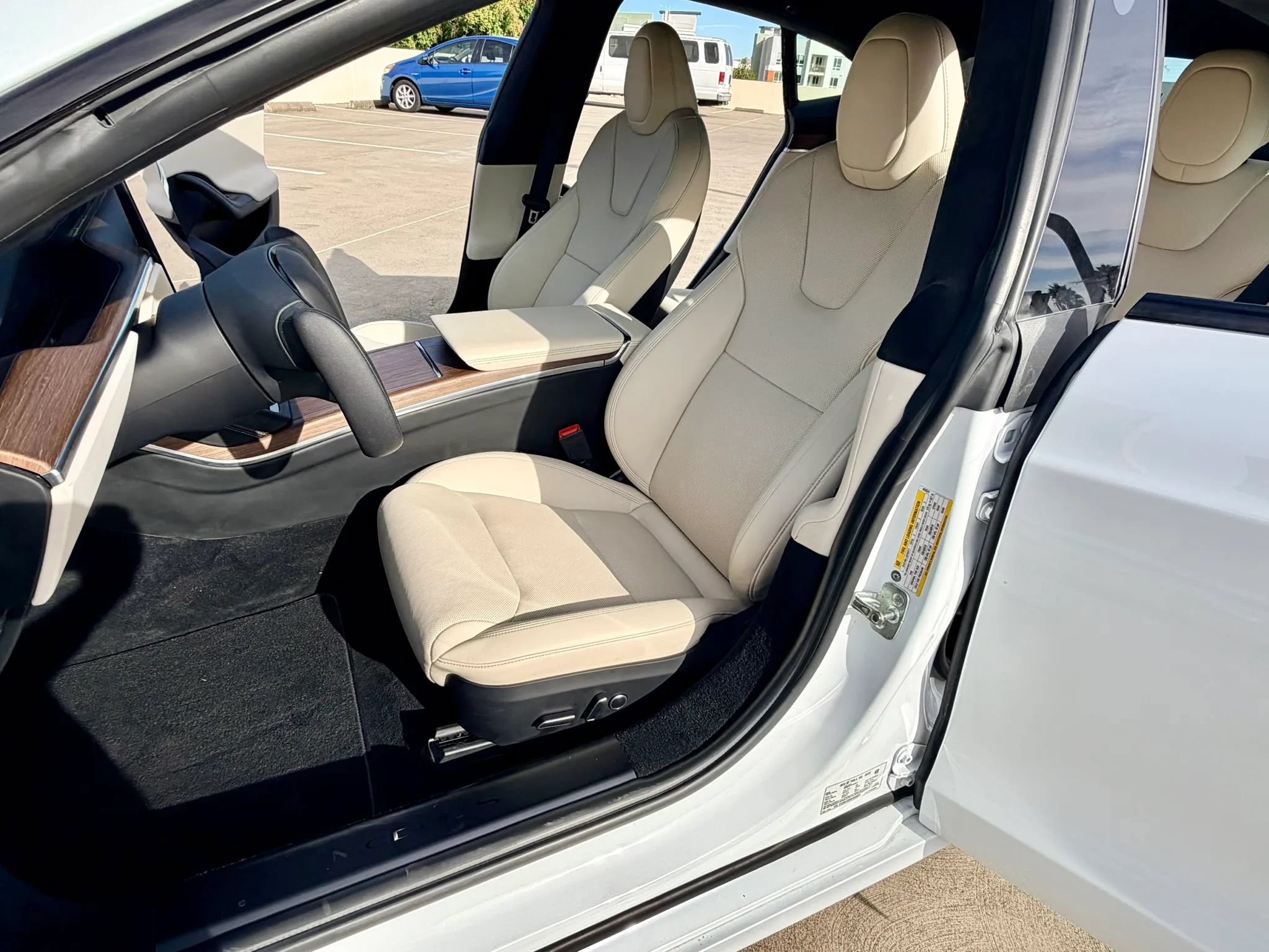 Used 2022 Tesla Model S Standard Range AWD/4WD image 37