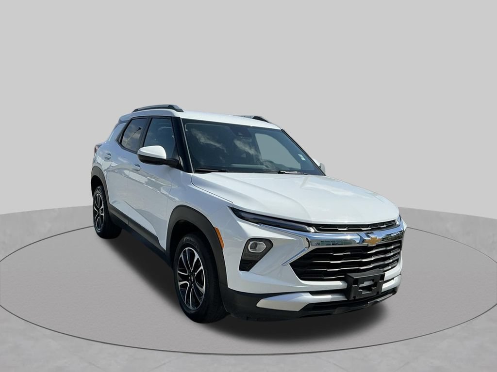 Used 2025 Chevrolet TrailBlazer LT AWD/4WD image 12