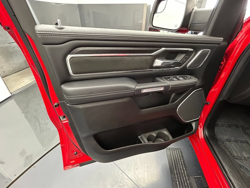 Used 2023 RAM 1500 Laramie AWD/4WD image 16