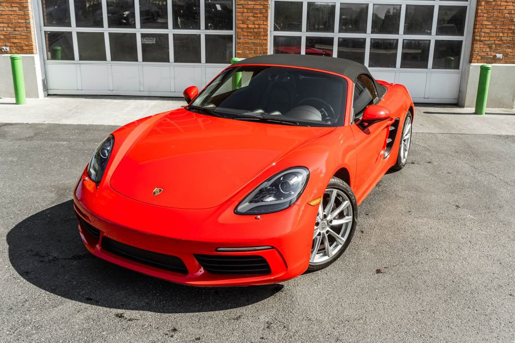 Used 2024 Porsche 718 Boxster w/ Premium Package RWD image 2