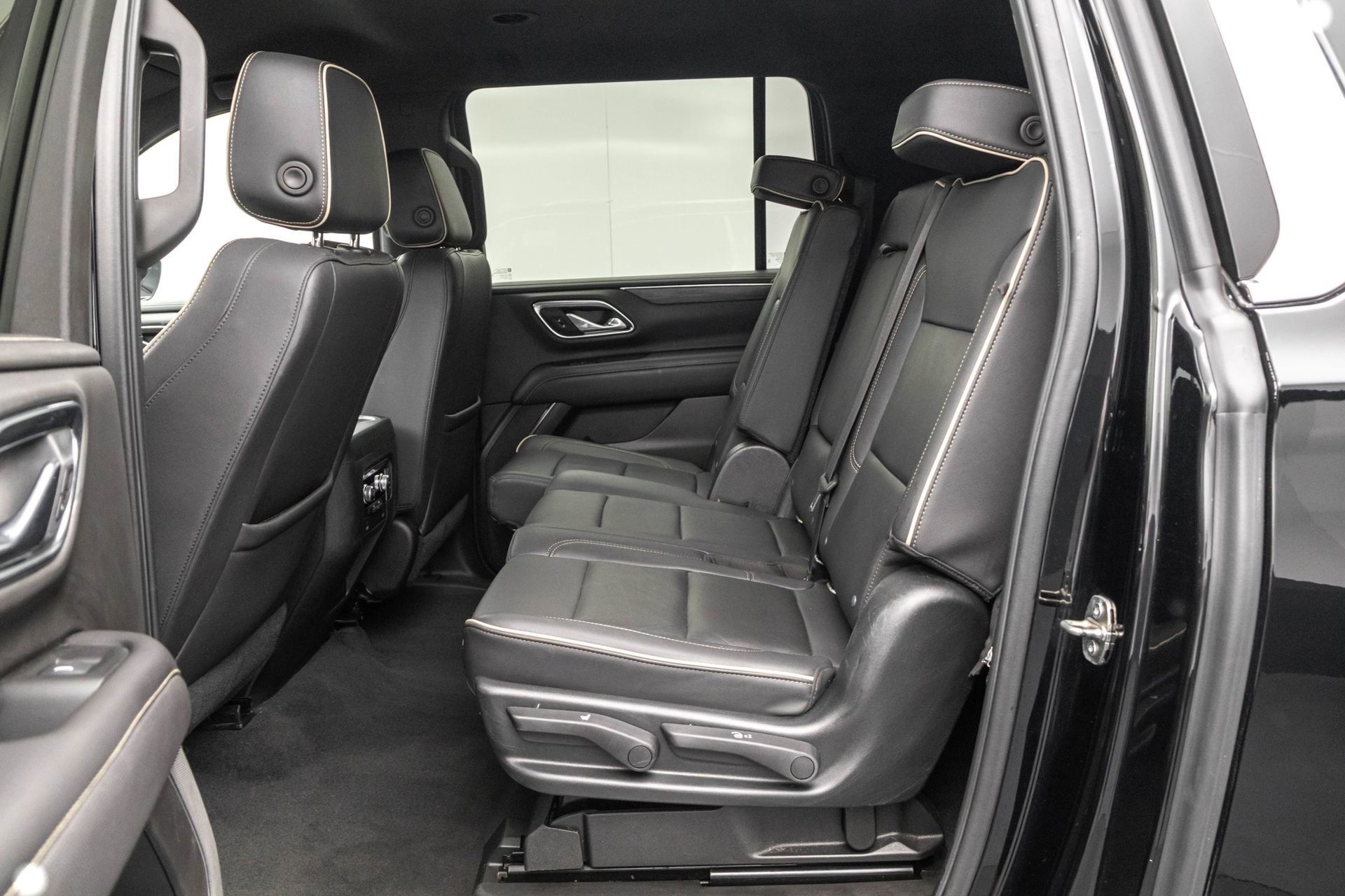 Used 2021 GMC Yukon XL SLT image 28