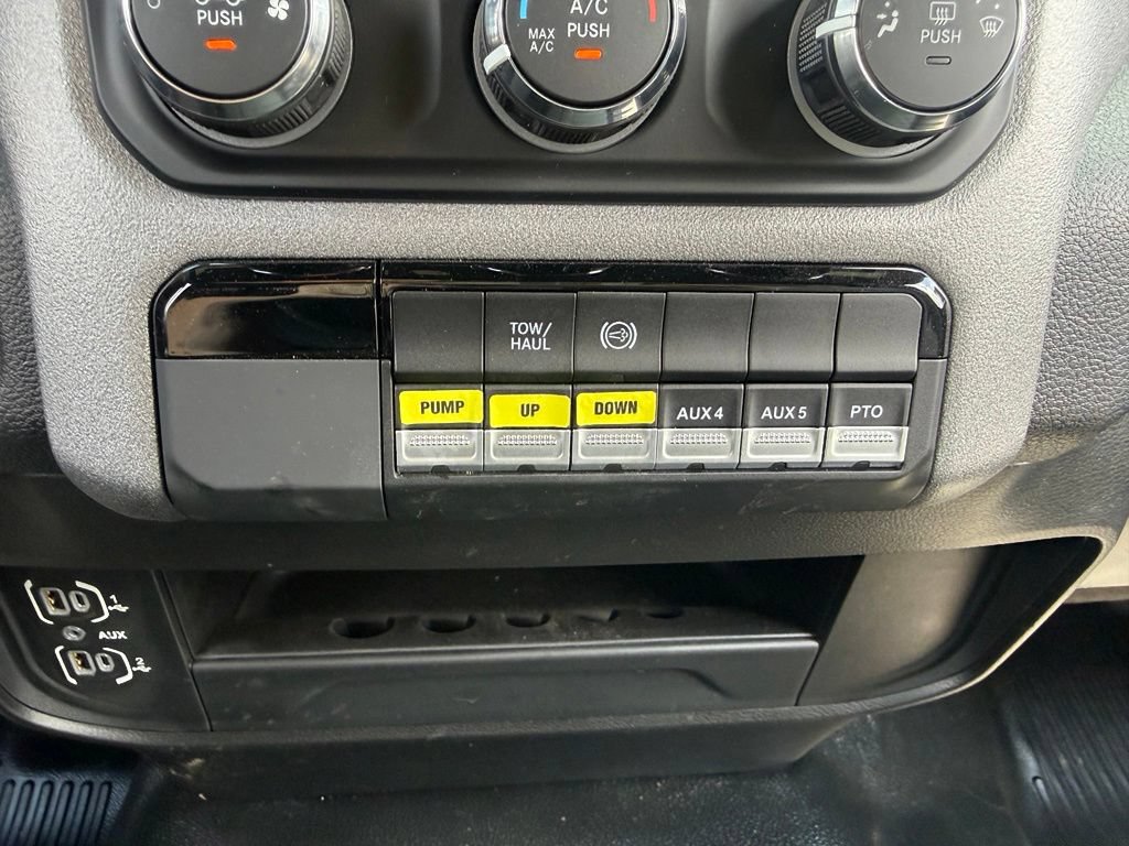 New 2024 RAM 5500 Tradesman RWD image 28