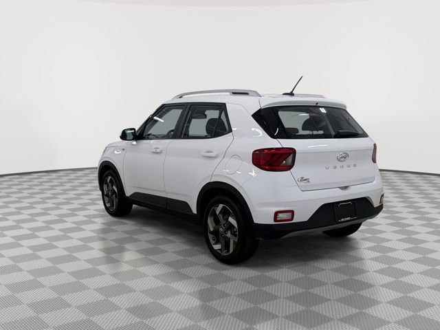 Used 2025 Hyundai Venue SEL image 7