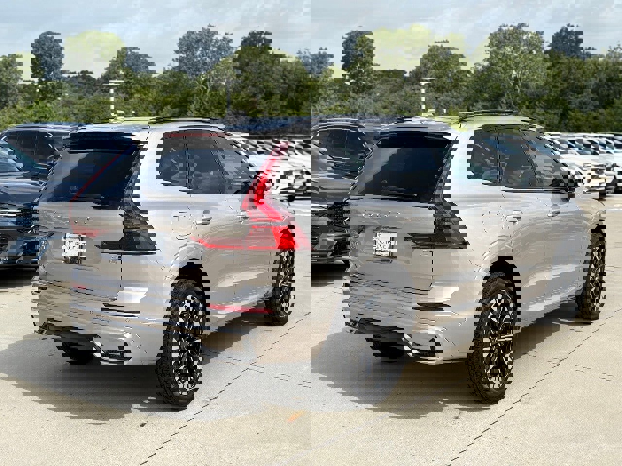 New 2026 Volvo XC60 B5 Plus w/ Protection Package Premier image 4