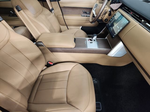 New 2026 Land Rover Range Rover Long Wheelbase SE image 3