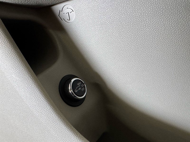 Used 2019 Cadillac XT4 Premium Luxury w/ Enhanced Visibility Package image 13