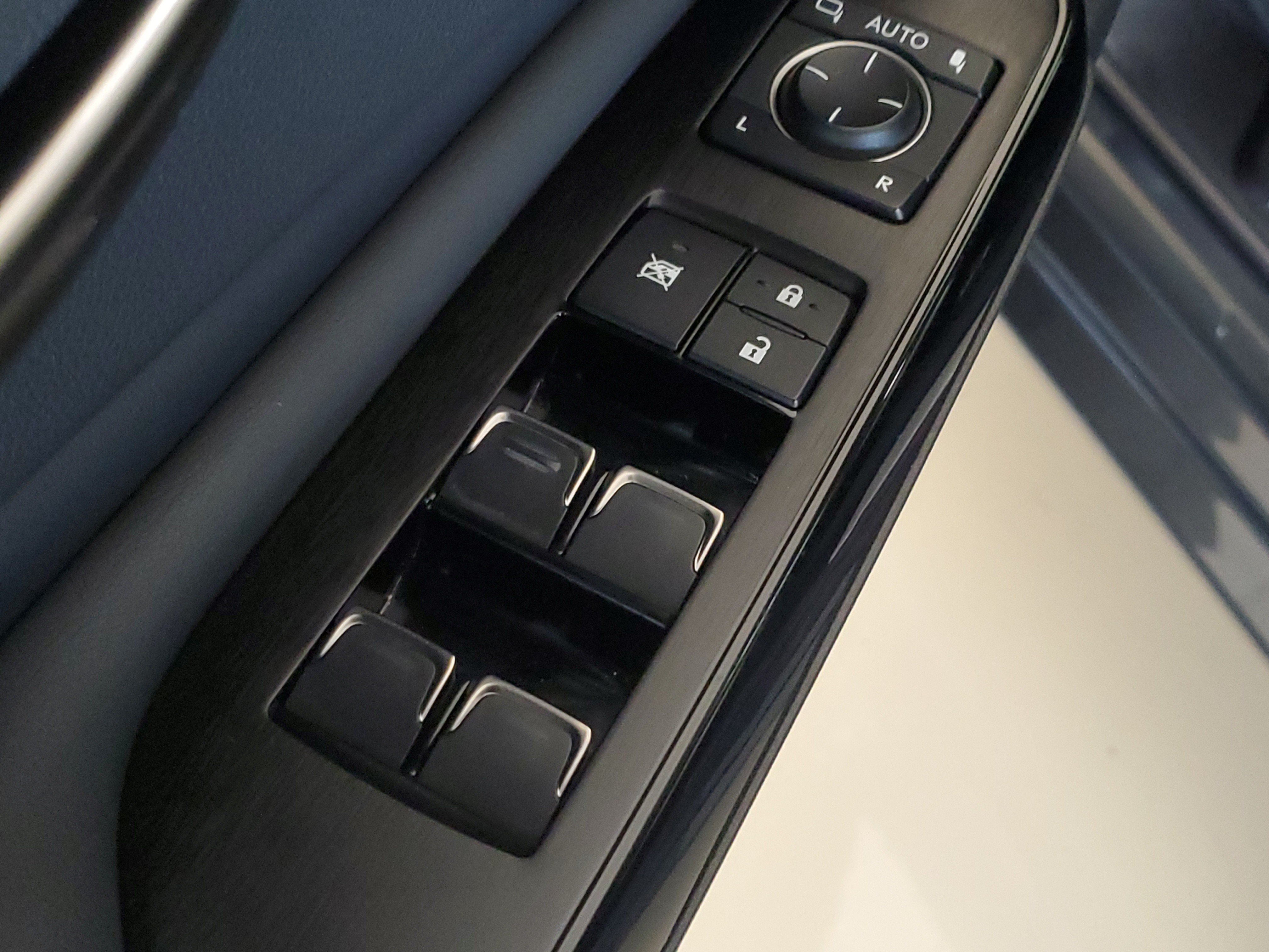 Used 2024 Lexus ES 350 w/ Premium Package FWD image 22