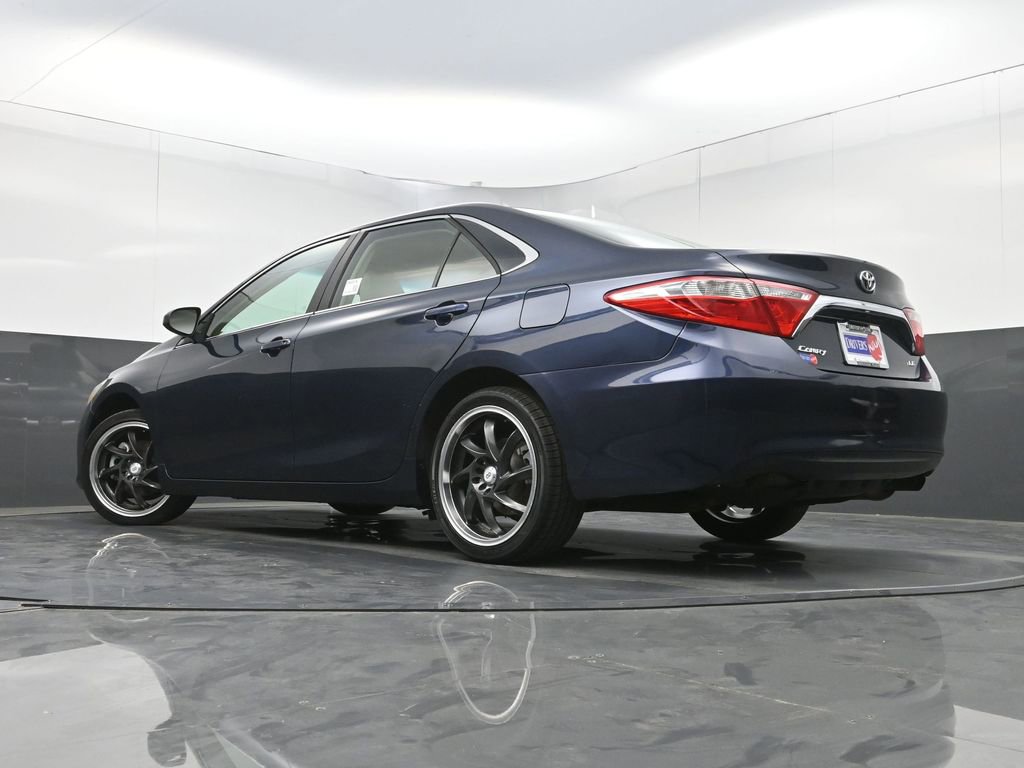 Used 2016 Toyota Camry LE image 23