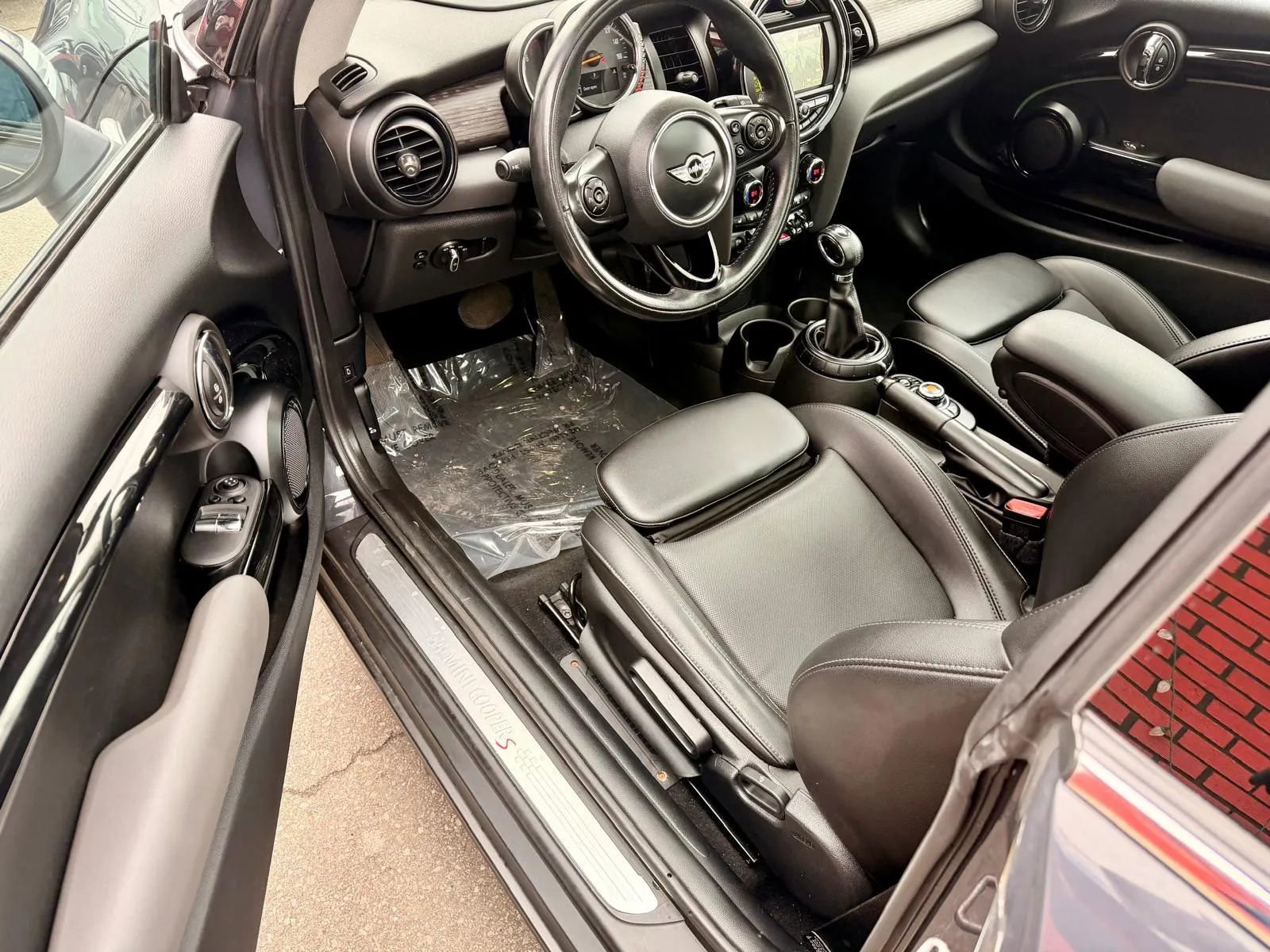 Used 2015 MINI Cooper S image 10