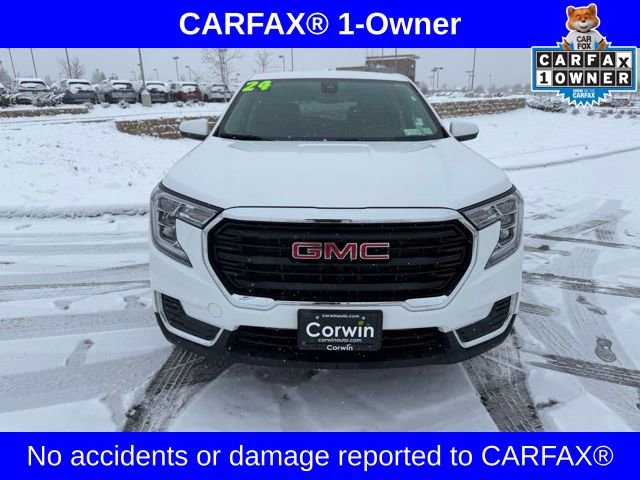 Used 2024 GMC Terrain SLE image 2