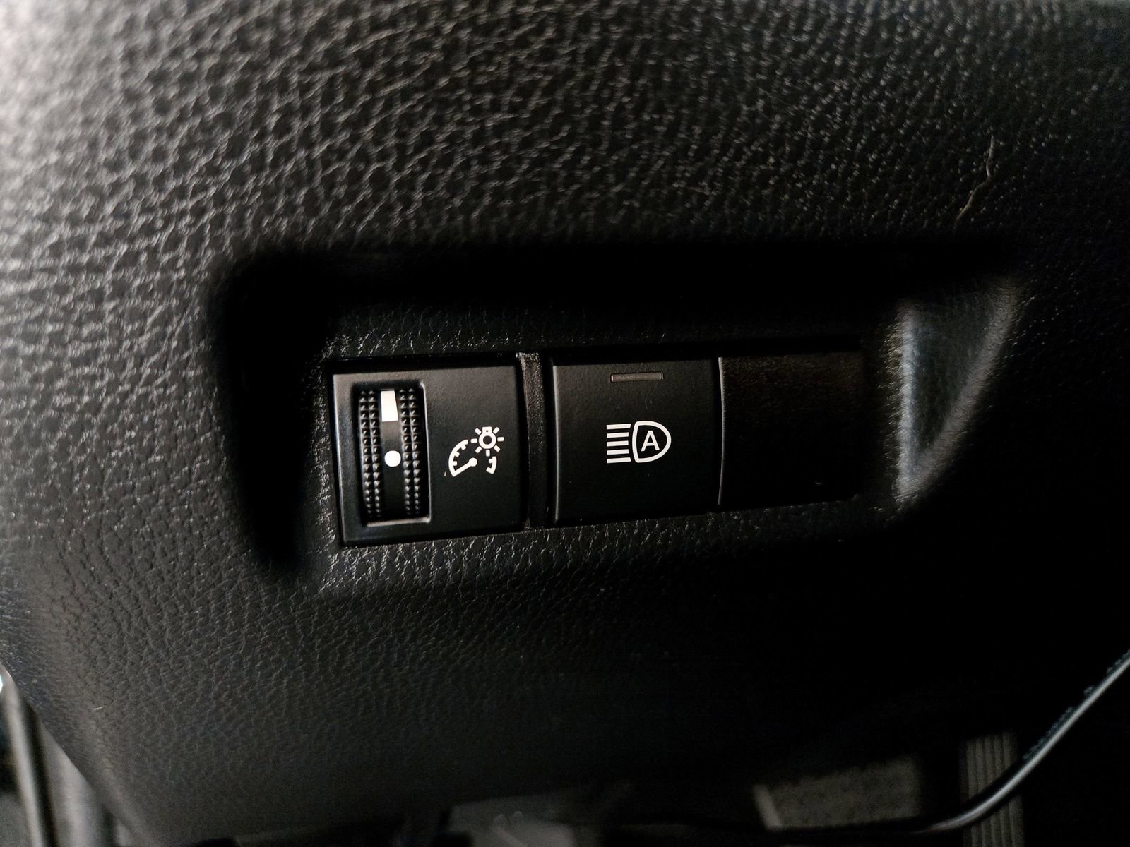 Used 2021 Toyota RAV4 LE image 20